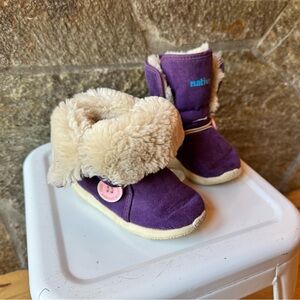 Toddler girls size 7 Native boots
